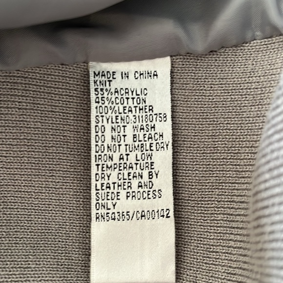 Woman’s Nygard Silver Jacket with beads and sweater sleeves Size Large - Picture 4 of 5